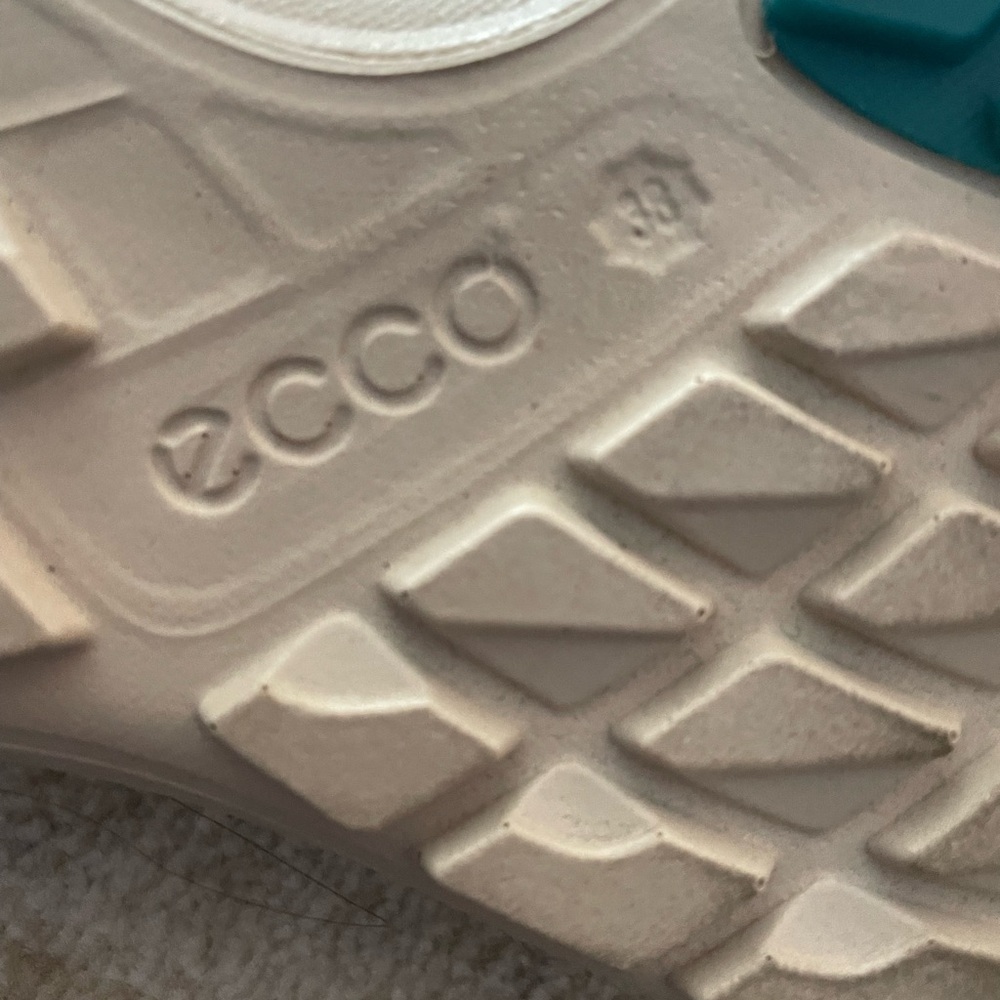 Barely Worn Size 7.5 Ecco Slip Ons - image 2